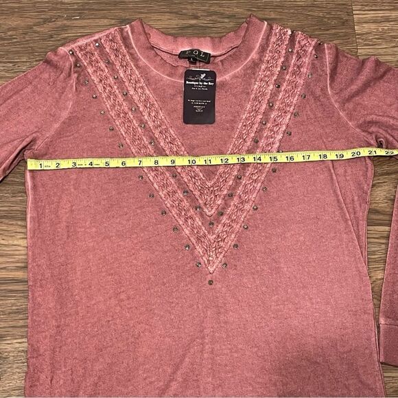 NWT Pol Long Sleeve Vintage Wash Sweater With Brass Rivet Detail Mauve Large - Picture 8 of 10